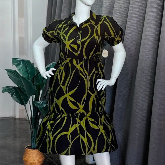 Chenault Print Tiered Midi Dress Size M - Picture 9 of 10